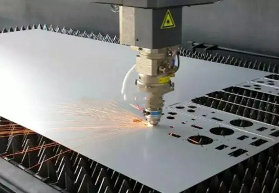 Horizontale Wellenlängen-Faser-Laser-Schneidemaschine Hochgeschwindigkeits-120m/Min