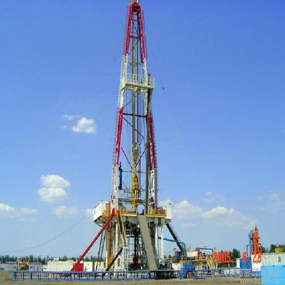 RG API Standard Oil Field Oil und Gassonde-gebohrter Loch-LKW brachten bewegliche Ölplattform ZJ30 750hp und Workover Rig Max D an