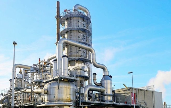 Versorgung mit Raffinerie- und Petrochemieanlagen